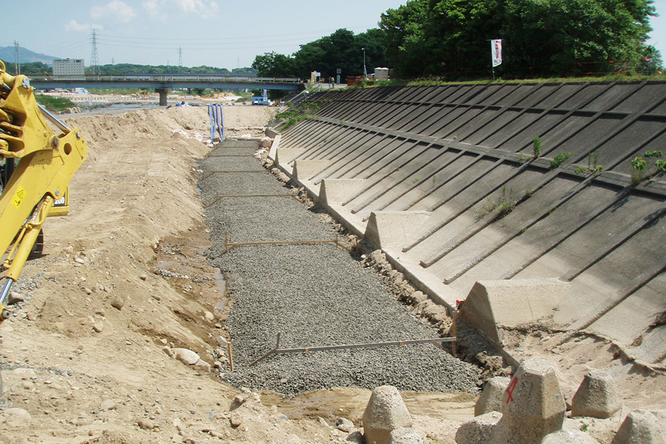 鈴鹿川集水路復旧